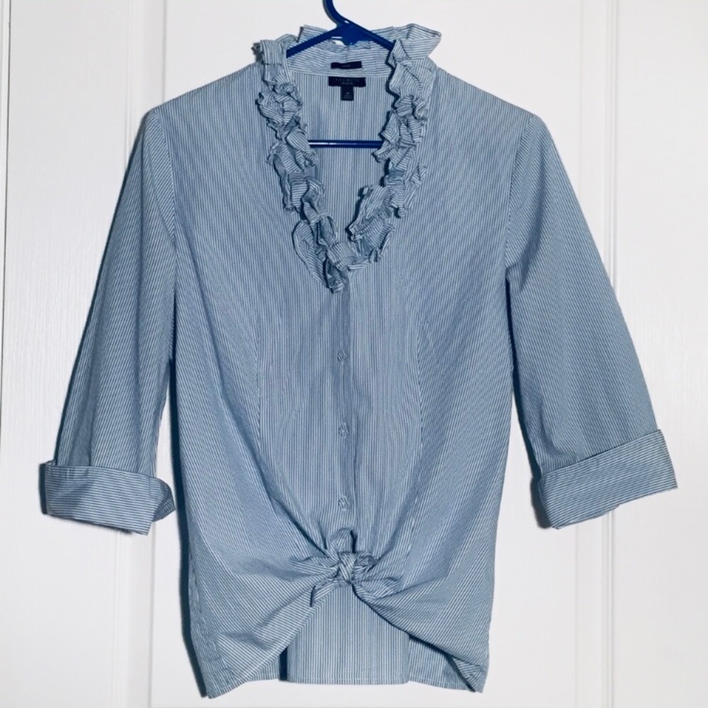 🧨2 for $20 TALBOTS Fitted Blue white Host Pic
